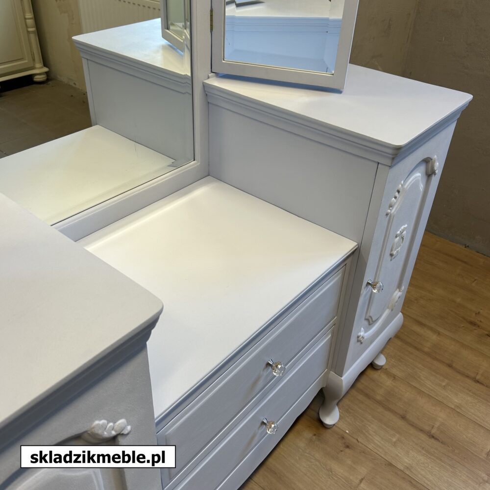 220325 BŁĘKITNA TOALETKA PO METAMORFOZIE - obrazek 22