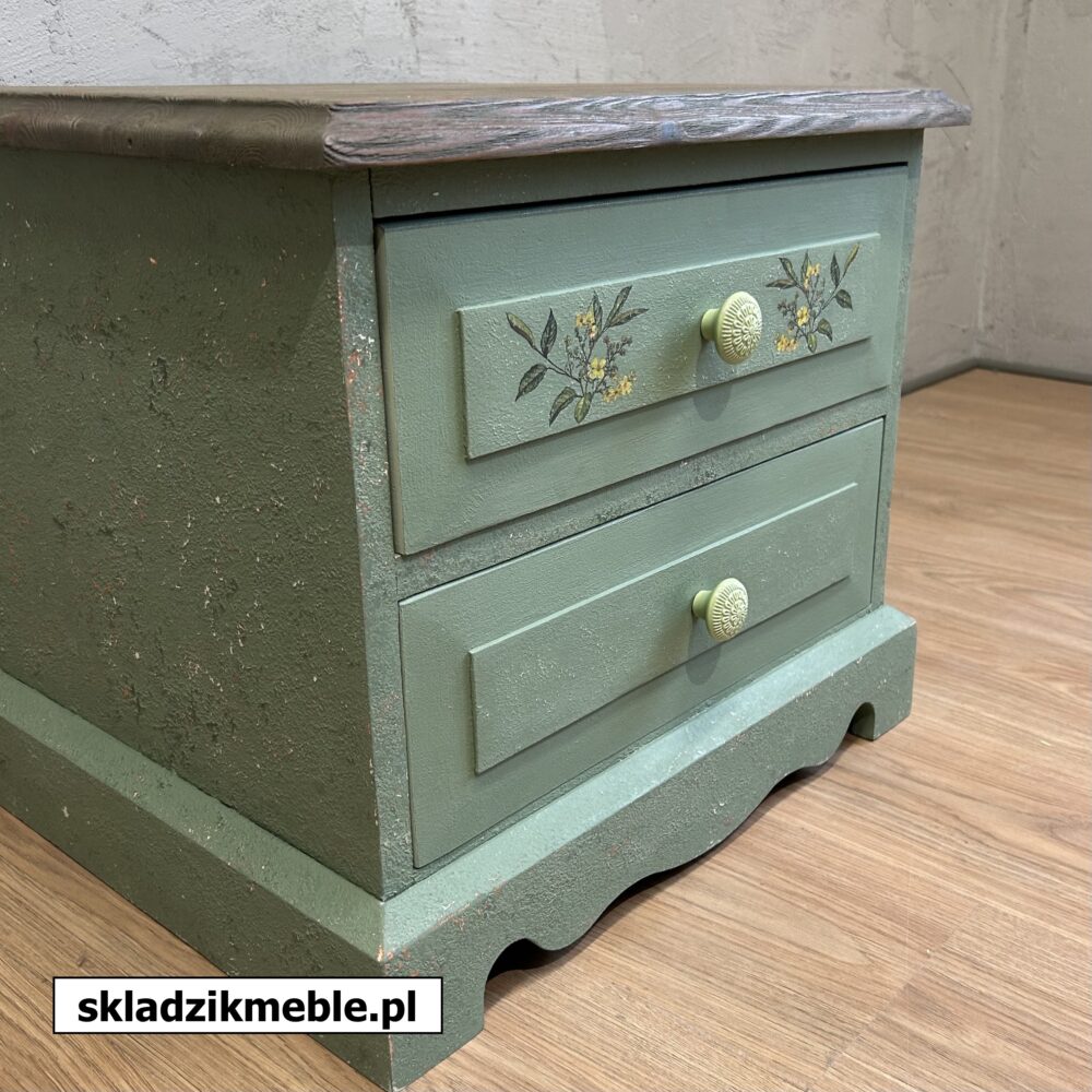 070725 NIEWIELKA SZAFKA Z DWIEMA SZUFLADKAMI, PO METAMORFOZIE - obrazek 7