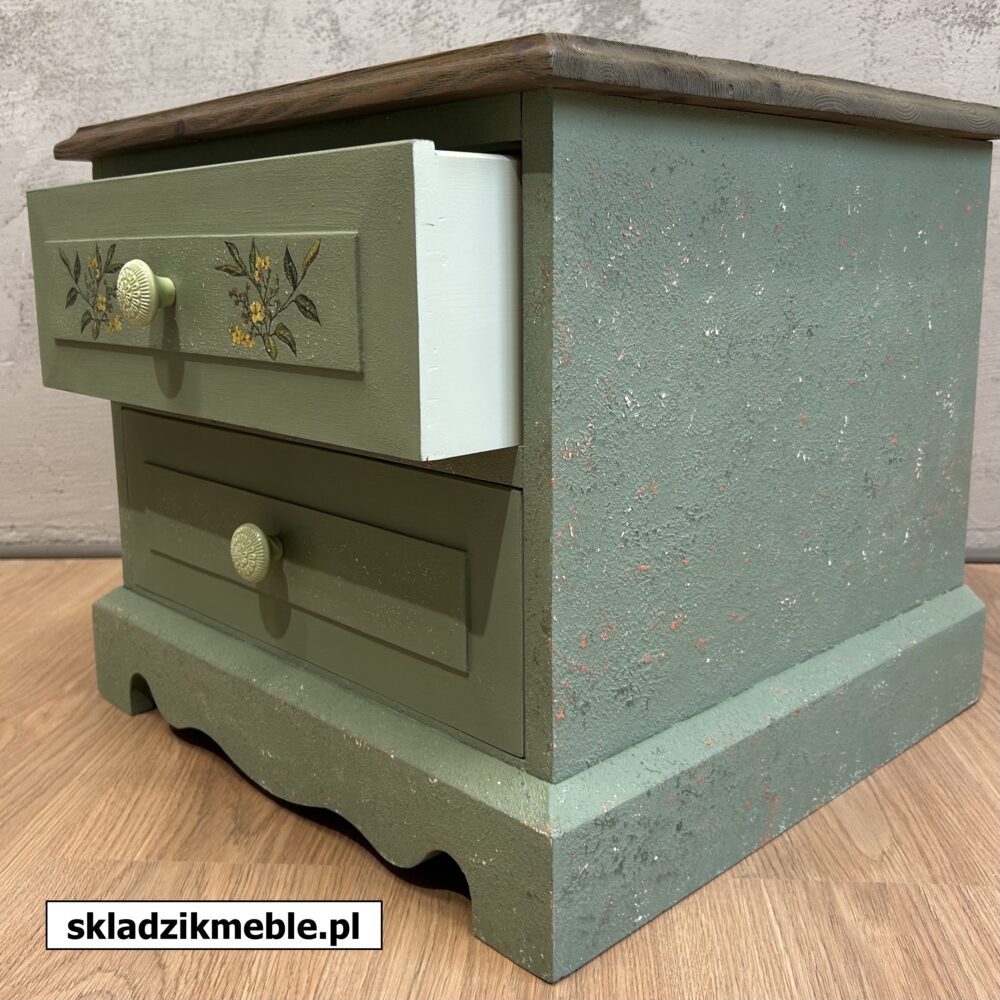 070725 NIEWIELKA SZAFKA Z DWIEMA SZUFLADKAMI, PO METAMORFOZIE - obrazek 19