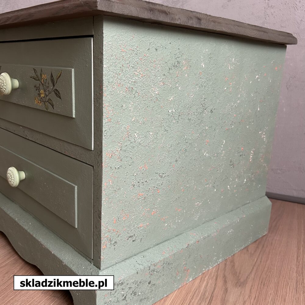 070725 NIEWIELKA SZAFKA Z DWIEMA SZUFLADKAMI, PO METAMORFOZIE - obrazek 25
