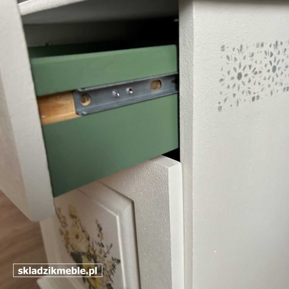 090825 SZAFKA NOCNA, NAKASTLIK, W KOLORZE ŚMIETANKOWYM, PO METAMORFOZIE - obrazek 12