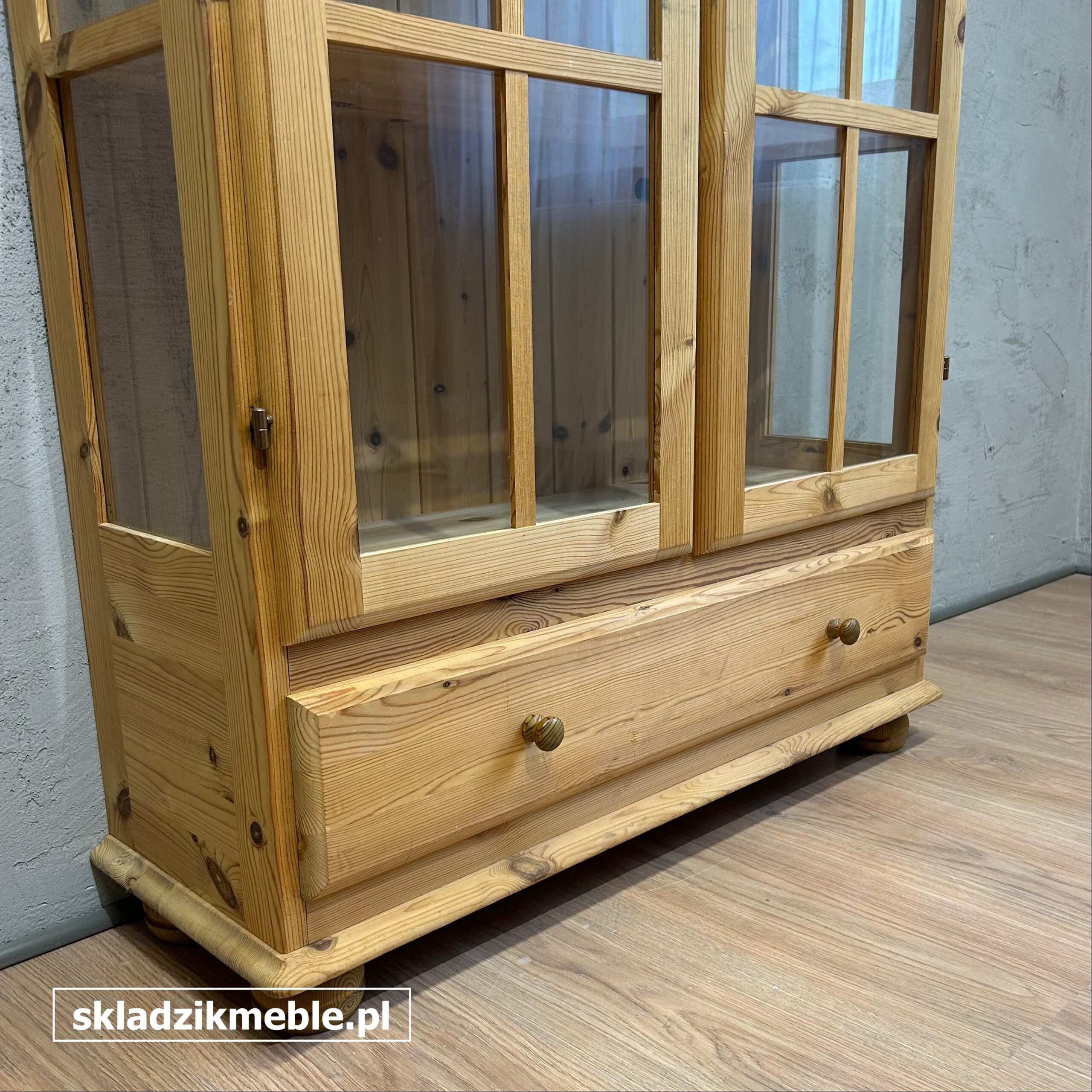 061025 WITRYNA SOSNOWA, BIBLIOTECZKA, Z JEDNĄ SZUFLADĄ - obrazek 4