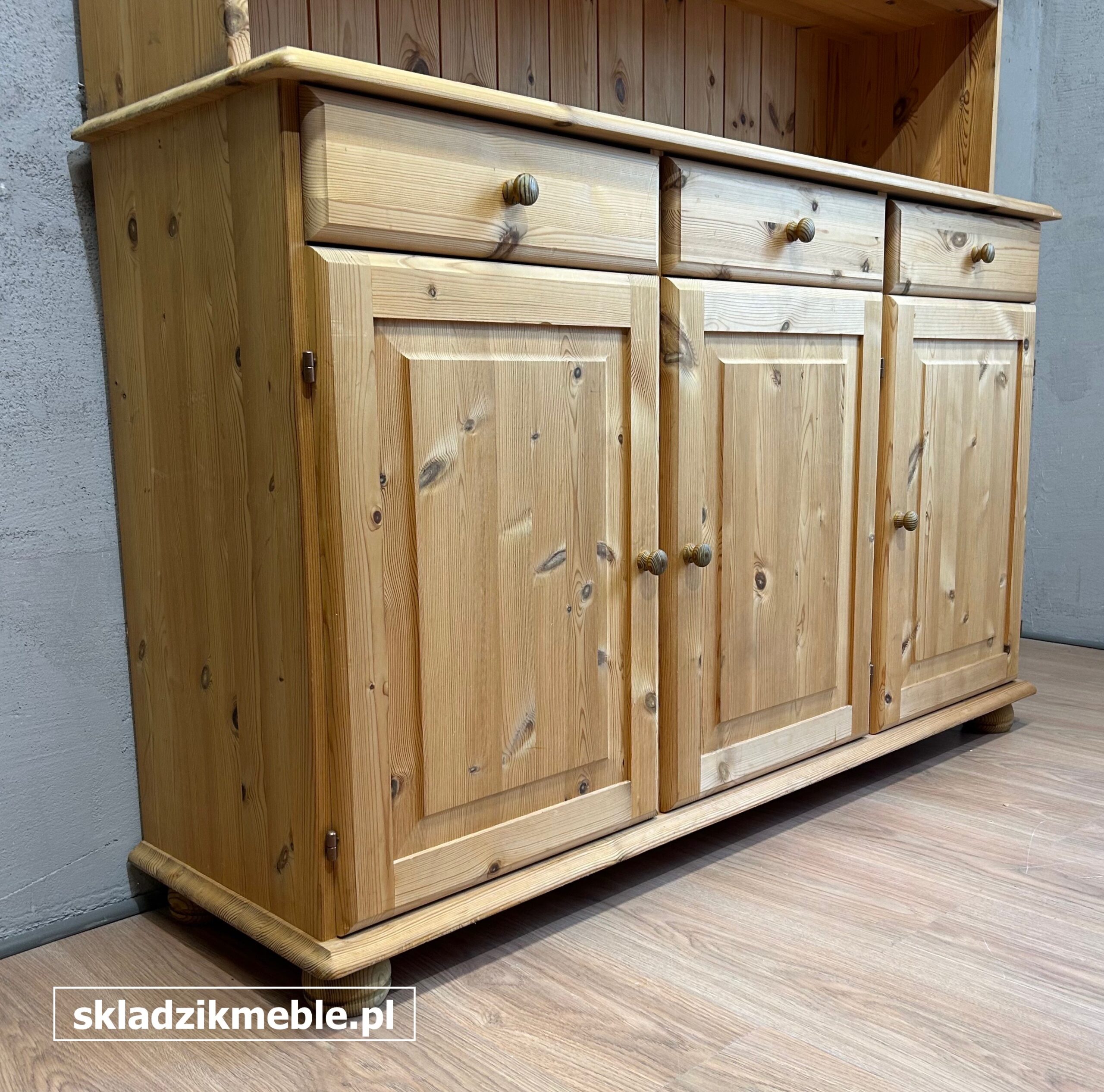 131025 KLASYCZNY SKANDYNAWSKI KREDENS SOSNOWY SZEROKOŚĆ 136 CM - obrazek 6