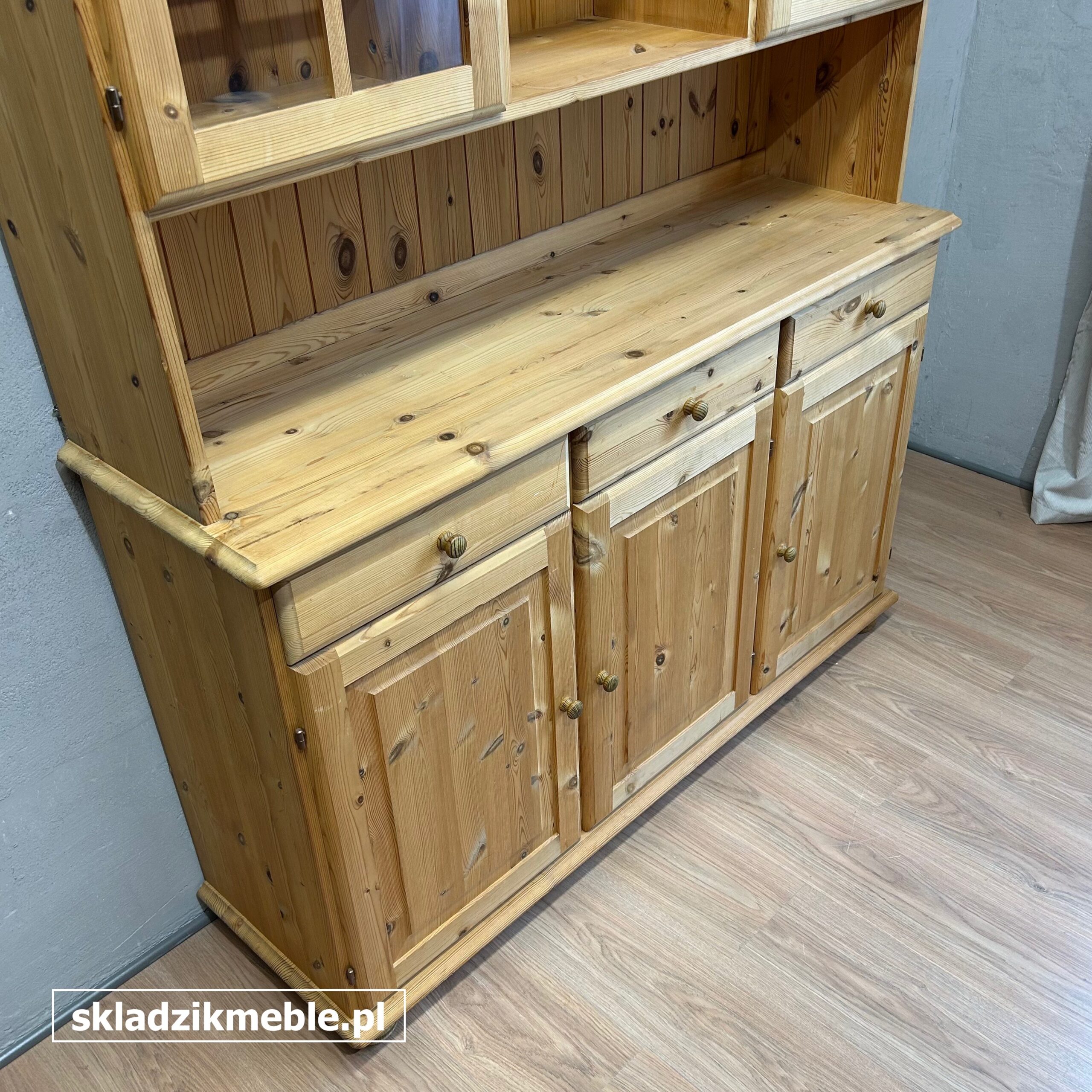 131025 KLASYCZNY SKANDYNAWSKI KREDENS SOSNOWY SZEROKOŚĆ 136 CM - obrazek 2
