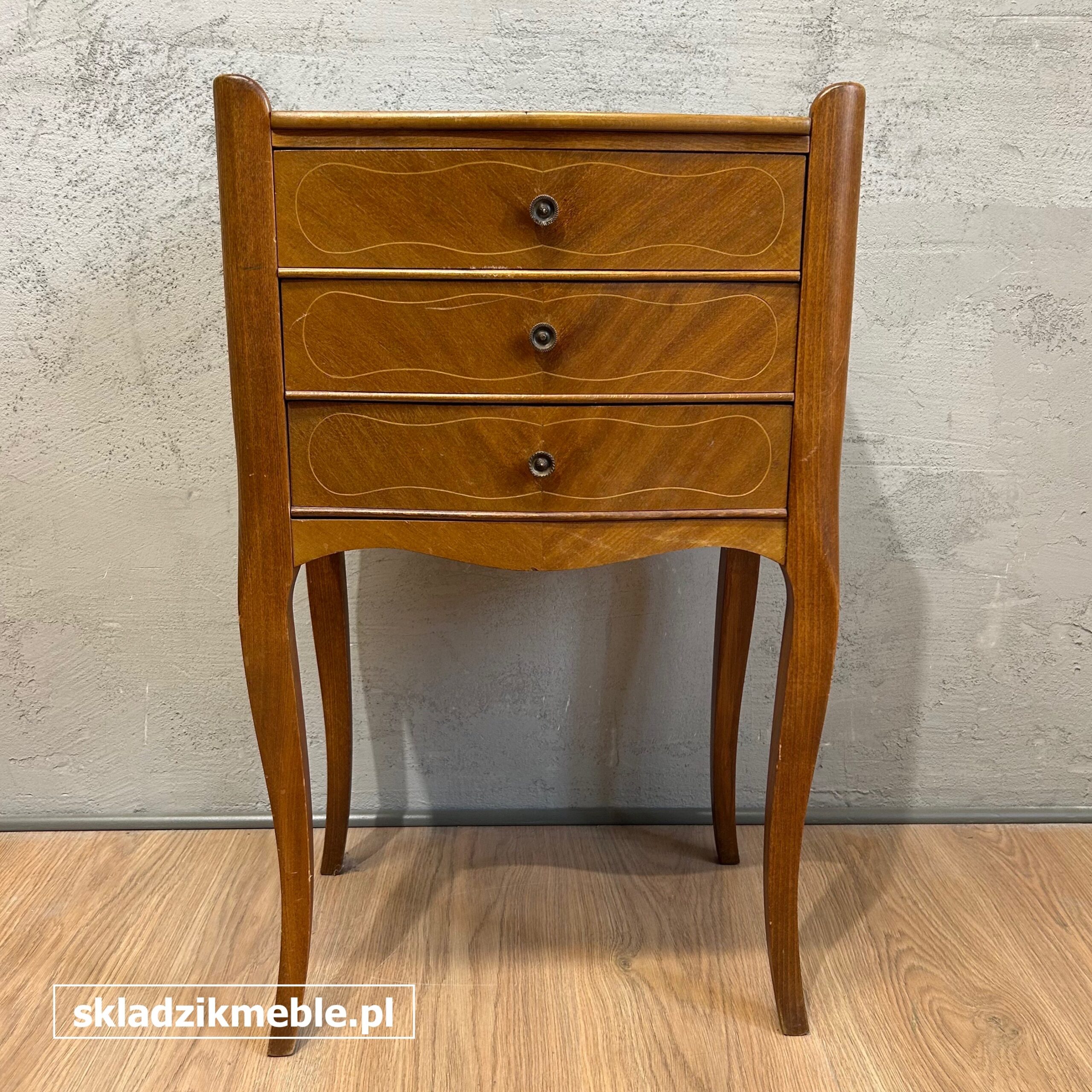 141025 MAŁA KOMODA, STOLIK, SZAFKA W STYLU LUDWIKOWSKIM