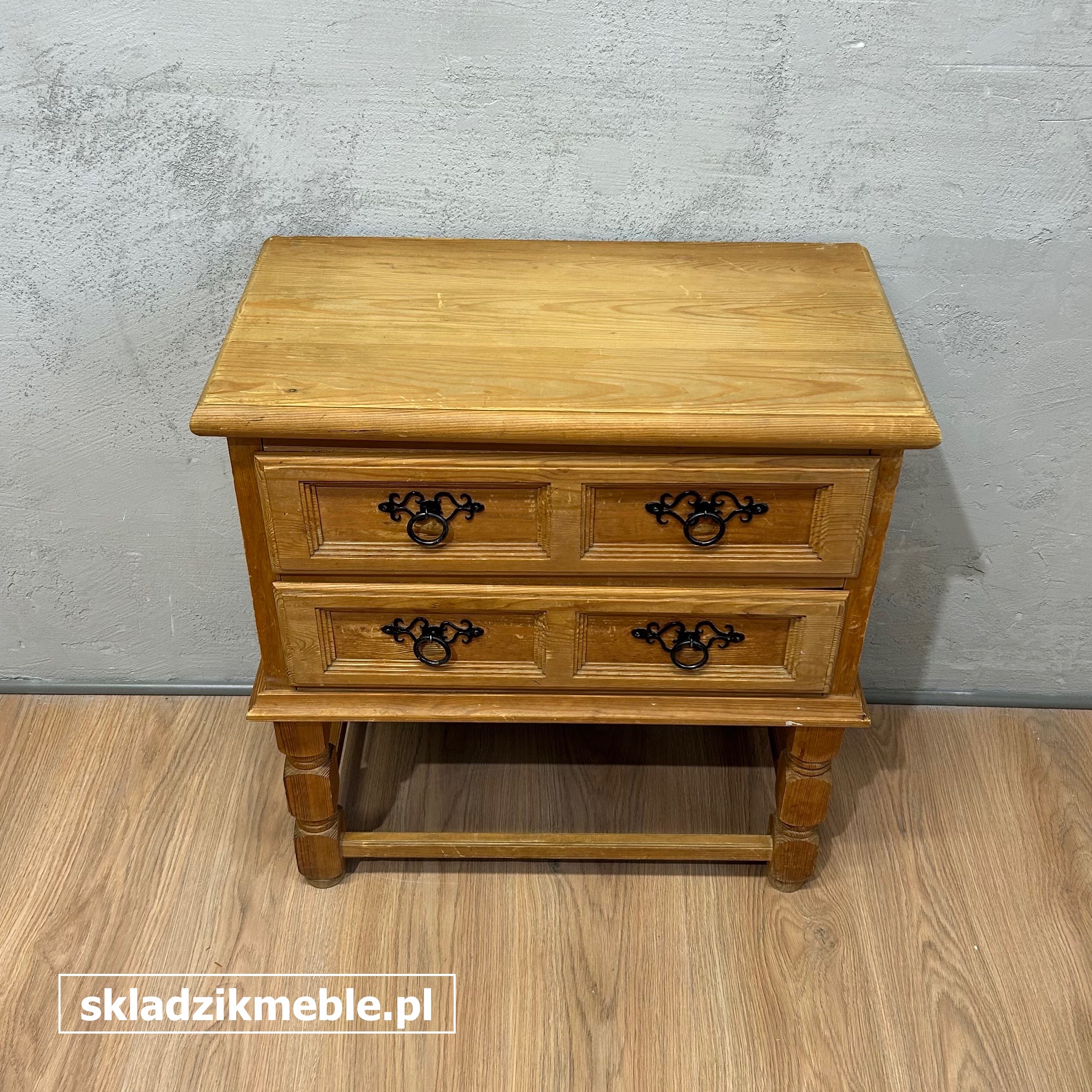 161025 MAŁA BAROKOWA KOMODA SOSNOWA Z DWIEMA SZUFLADAMI - obrazek 7