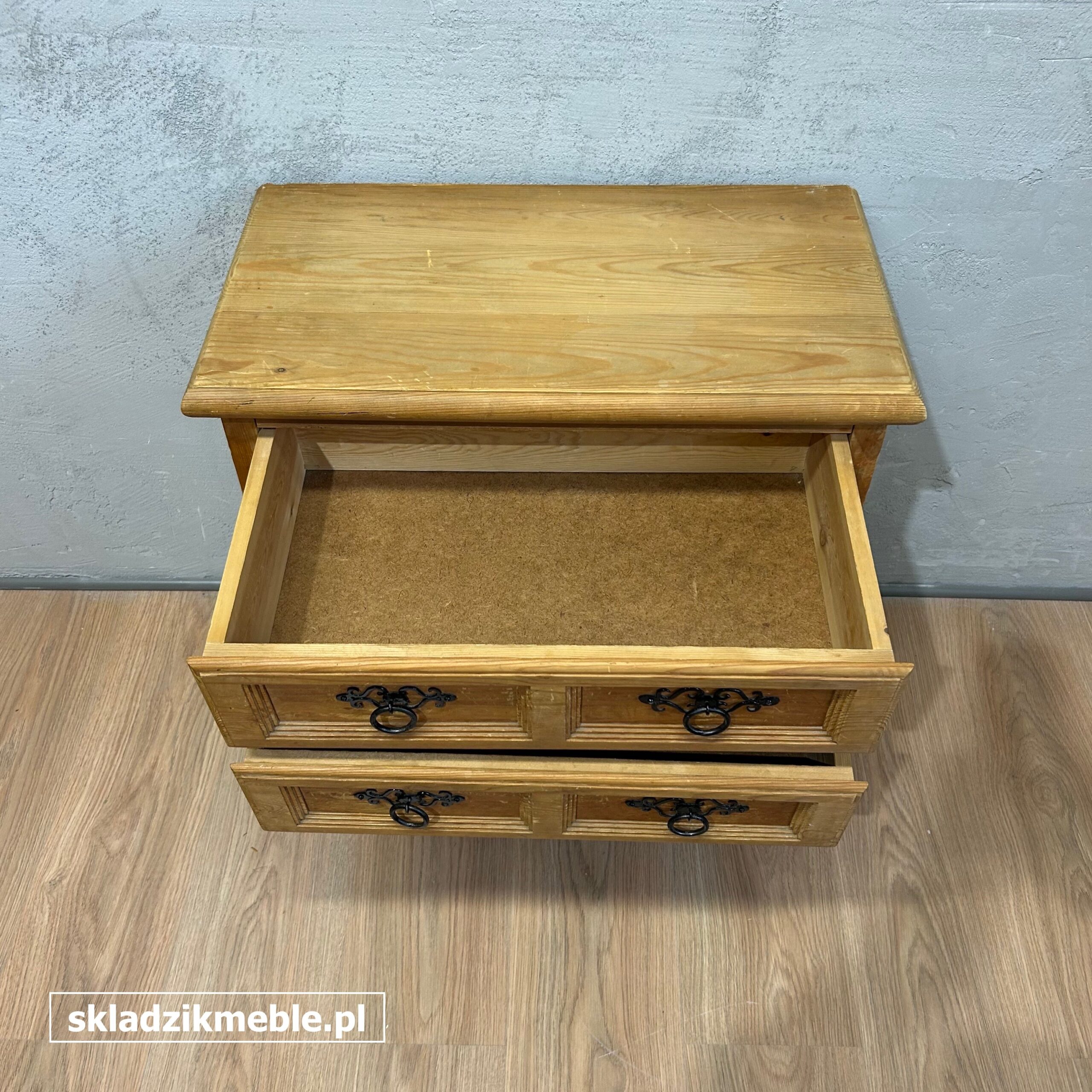 161025 MAŁA BAROKOWA KOMODA SOSNOWA Z DWIEMA SZUFLADAMI - obrazek 9