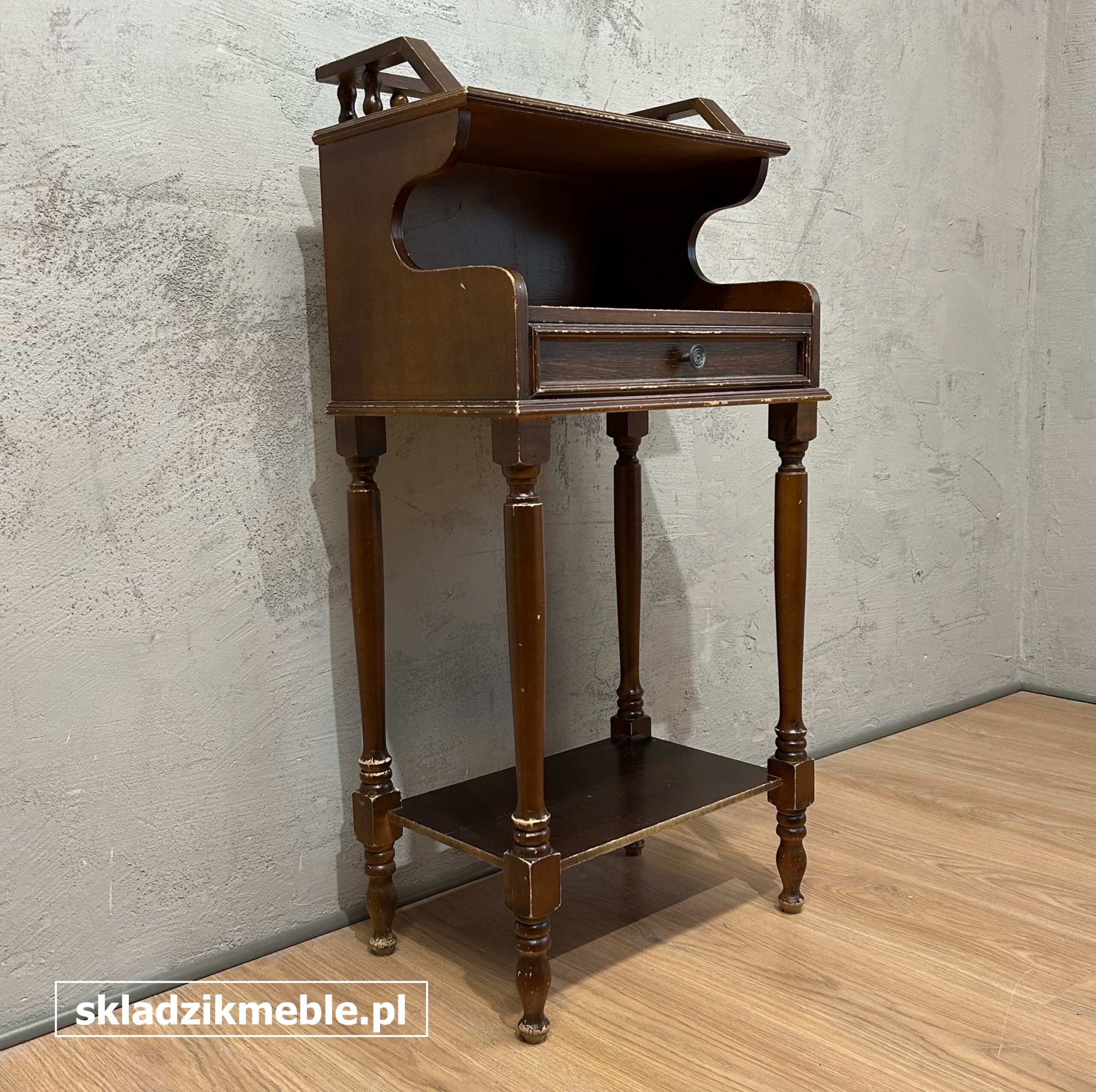 181025 NIEWIELKI, WYSOKI STOLIK, POMOCNIK, TELEFONIERA - obrazek 10