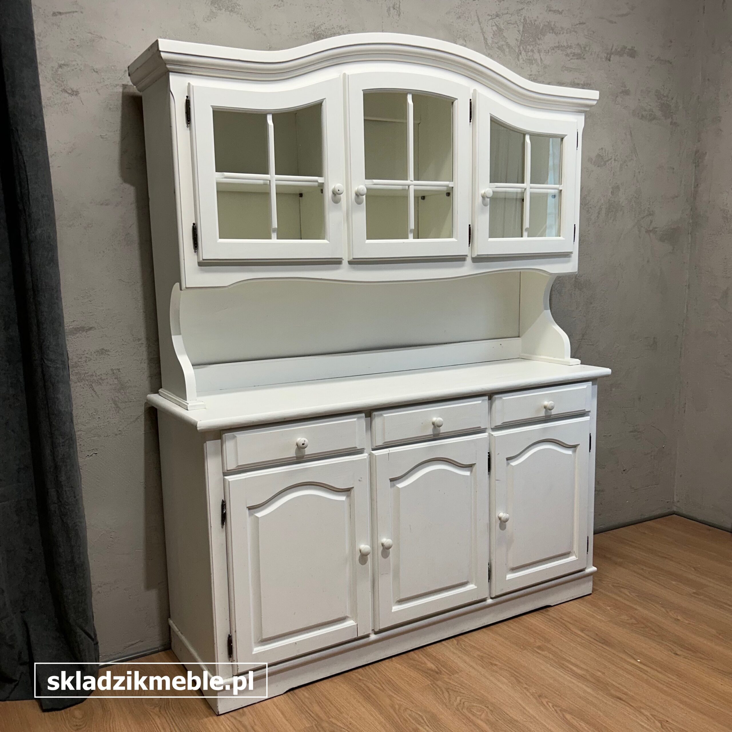 221025 SOLIDNY KREDENS SOSNOWY W KOLORZE BIAŁYM - obrazek 4