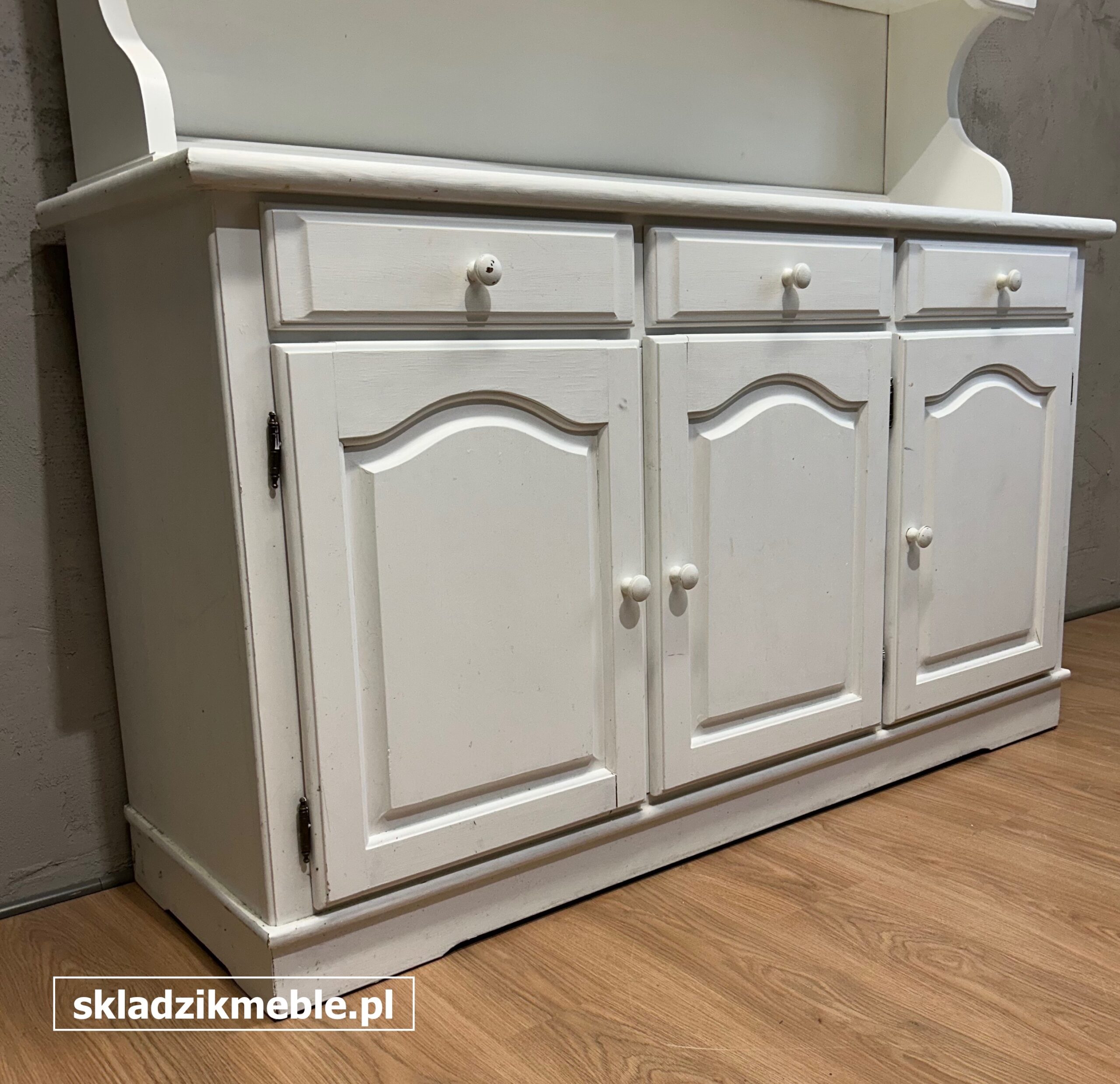 221025 SOLIDNY KREDENS SOSNOWY W KOLORZE BIAŁYM - obrazek 15