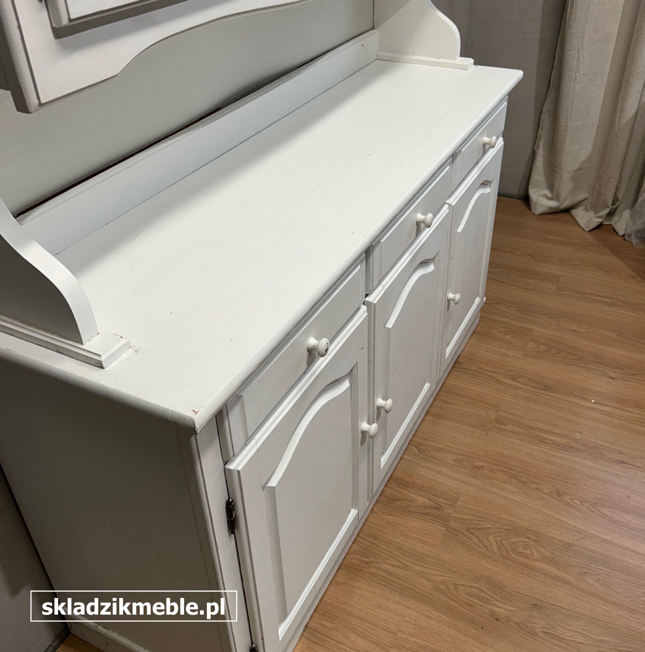 221025 SOLIDNY KREDENS SOSNOWY W KOLORZE BIAŁYM - obrazek 16