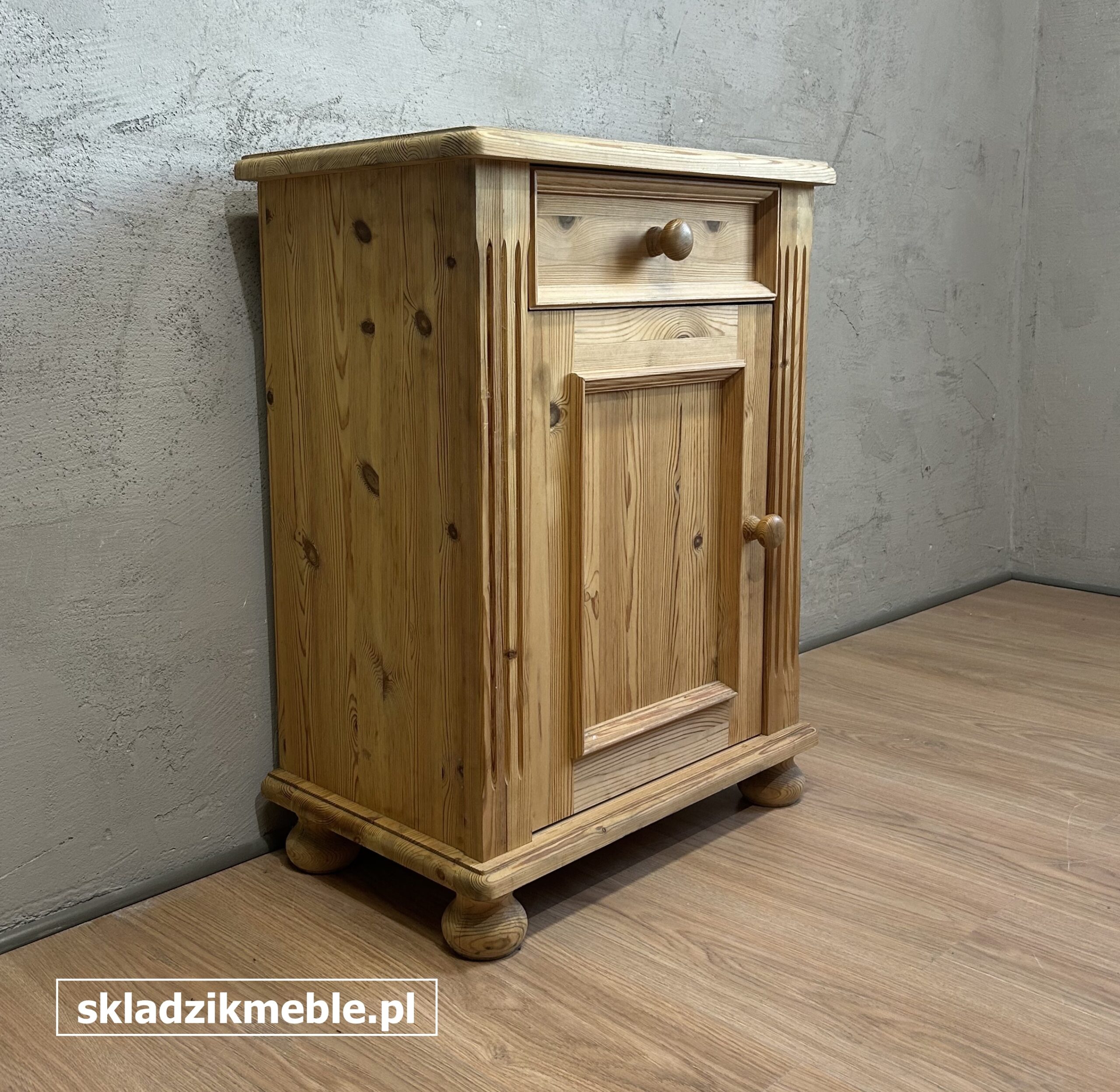 201025 MAŁA KOMODA, SZAFKA NOCNA, NAKASTLIK - obrazek 6