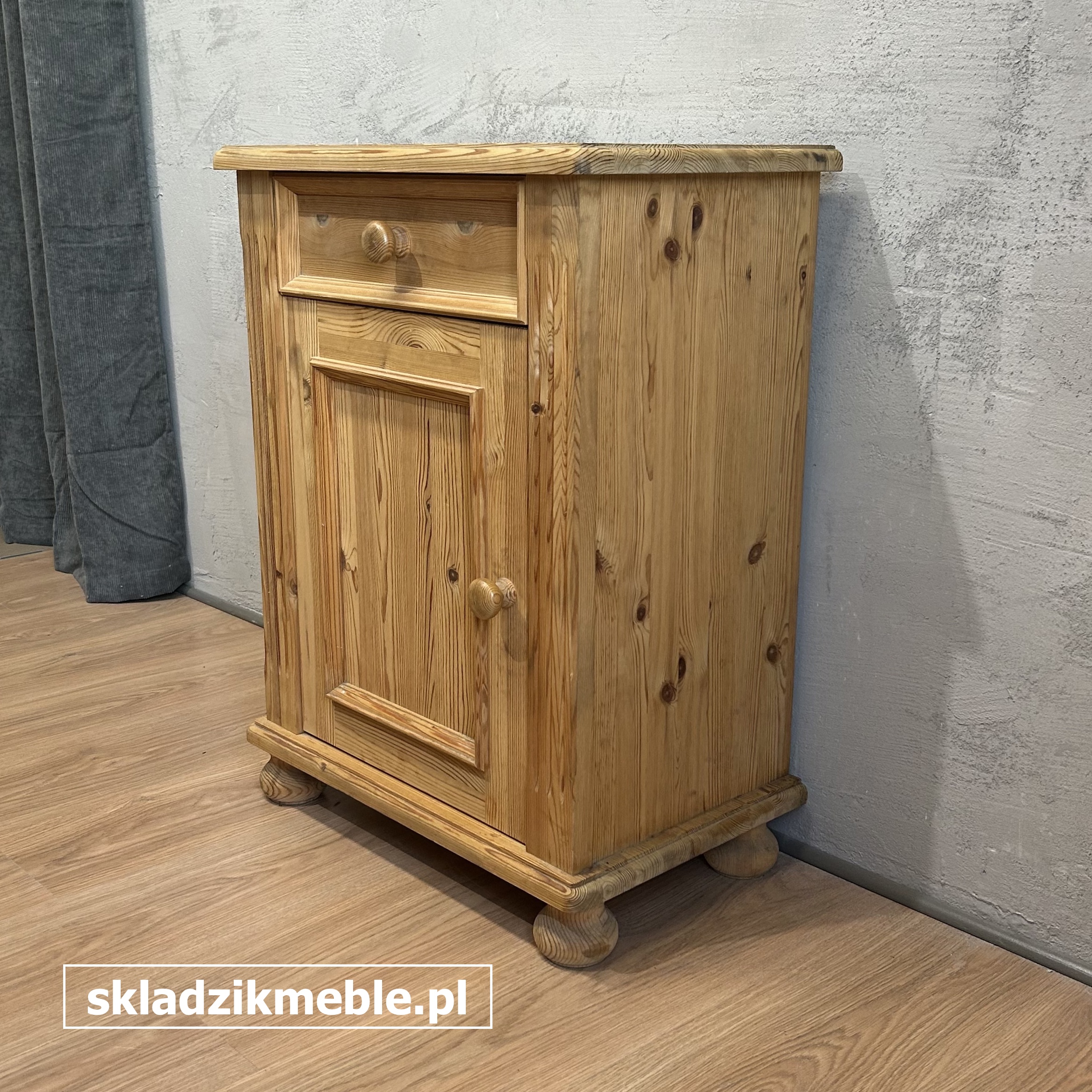 201025 MAŁA KOMODA, SZAFKA NOCNA, NAKASTLIK - obrazek 7