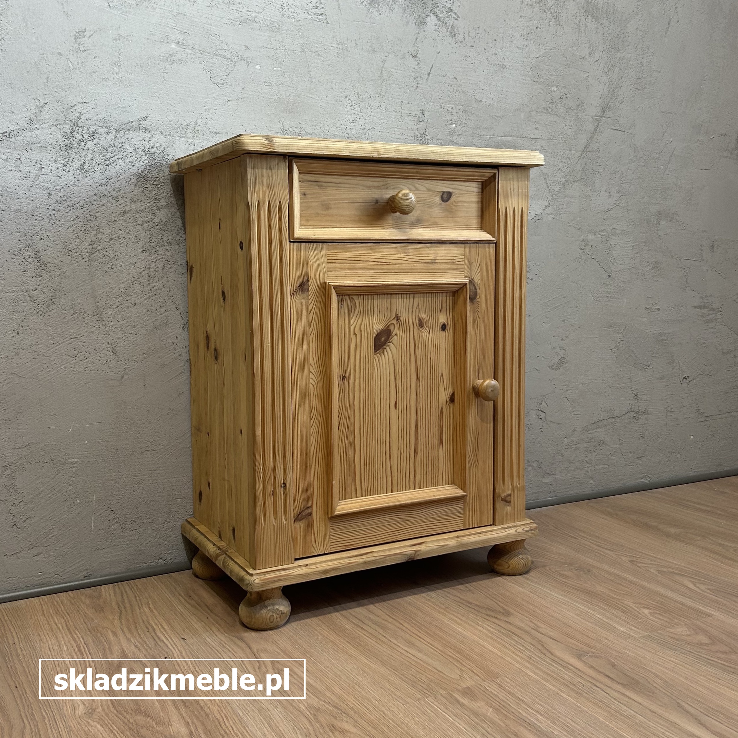 201025 MAŁA KOMODA, SZAFKA NOCNA, NAKASTLIK - obrazek 11