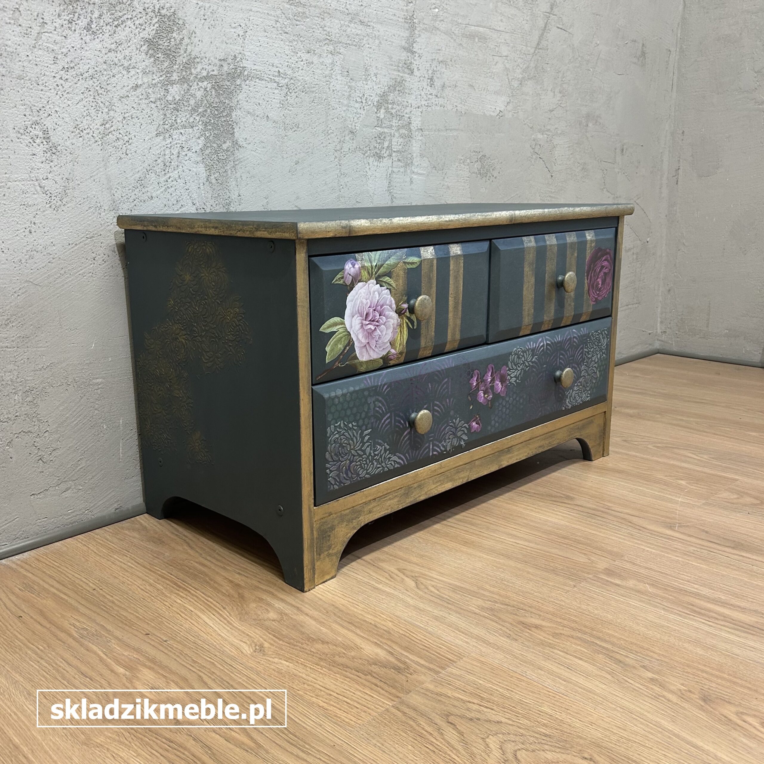 211025 NISKA KOMODA W ODCIENIU SZARONIEBIESKIM, PO METAMORFOZIE - obrazek 4