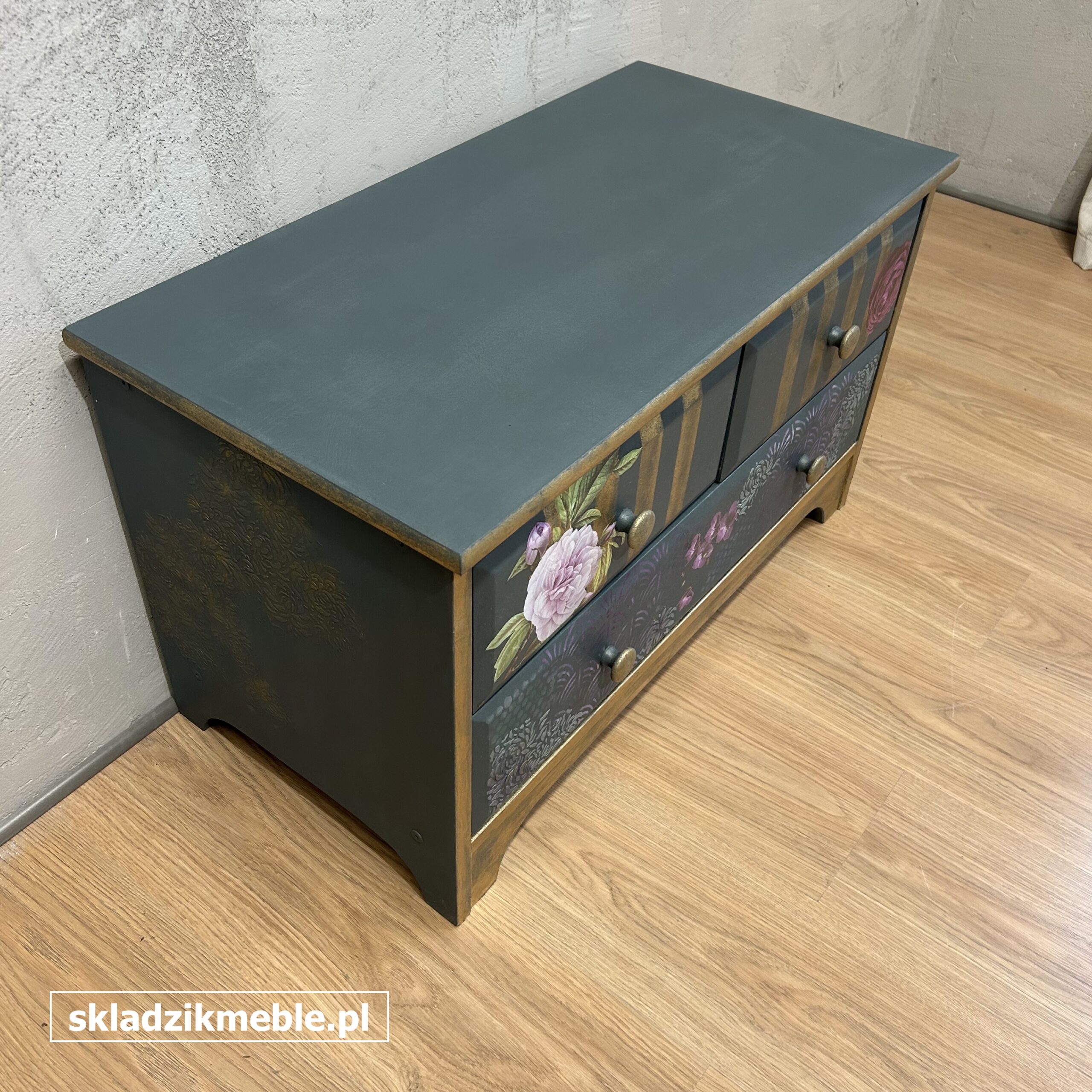 211025 NISKA KOMODA W ODCIENIU SZARONIEBIESKIM, PO METAMORFOZIE - obrazek 10