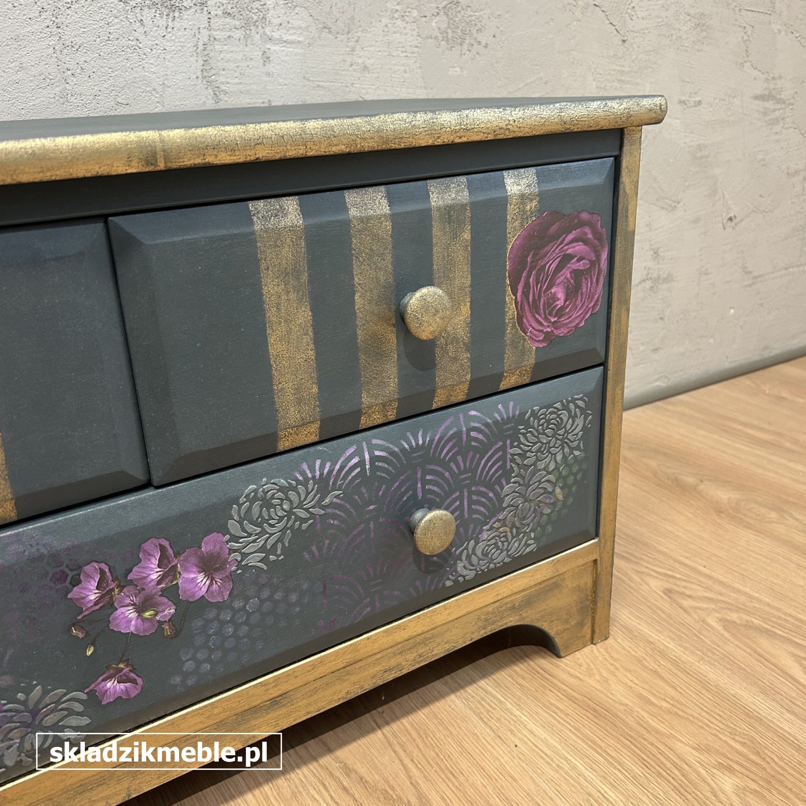 211025 NISKA KOMODA W ODCIENIU SZARONIEBIESKIM, PO METAMORFOZIE - obrazek 12