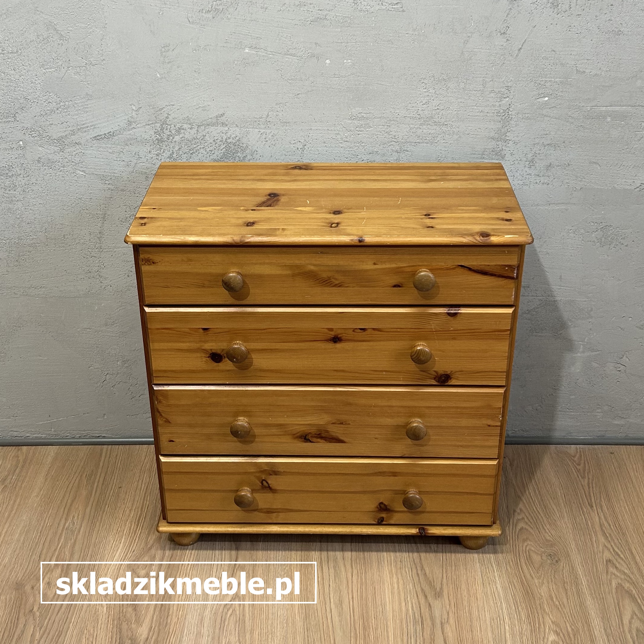 291025 MAŁA KOMODA SOSNOWA Z CZTEREMA SZUFLADKAMI - obrazek 3