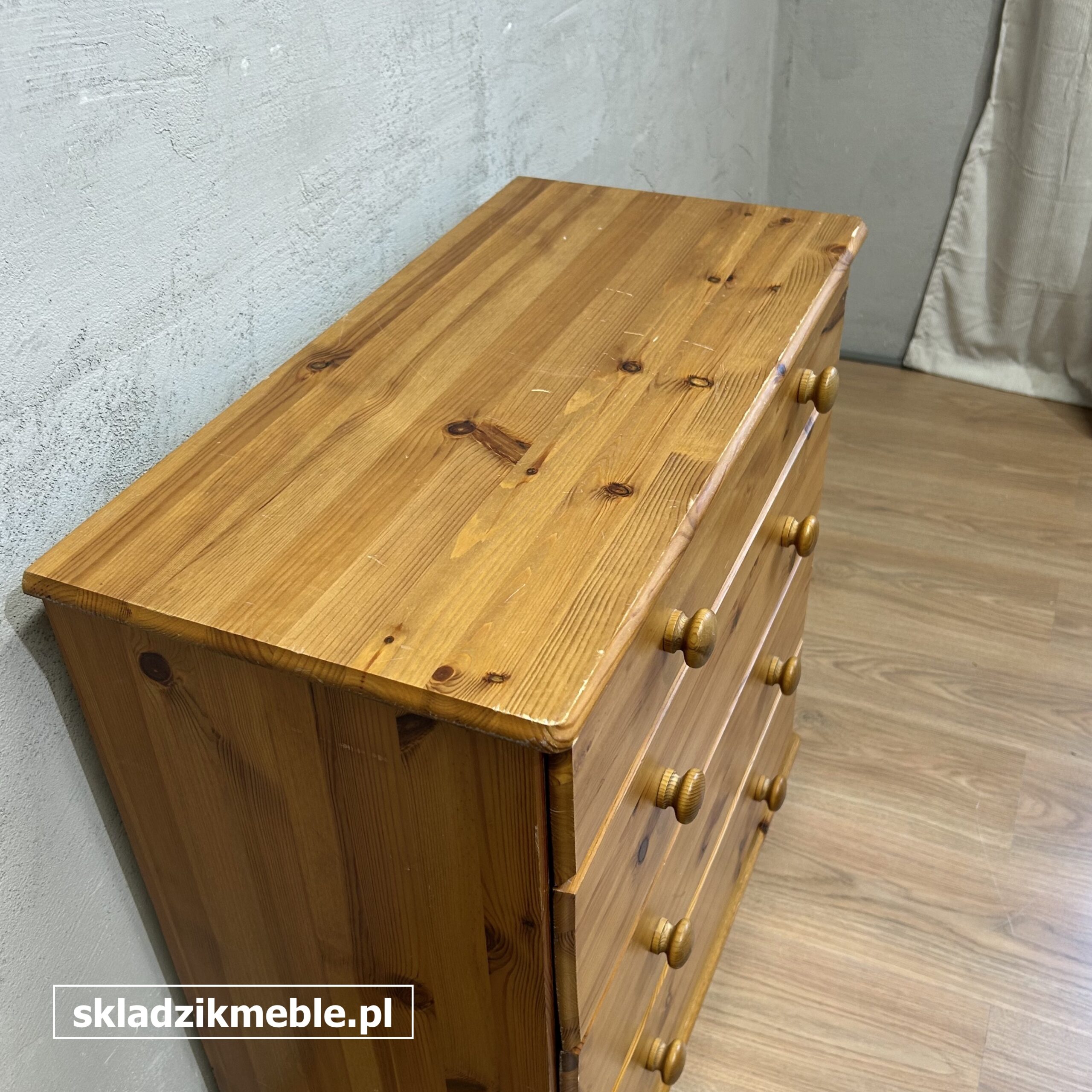 291025 MAŁA KOMODA SOSNOWA Z CZTEREMA SZUFLADKAMI - obrazek 12