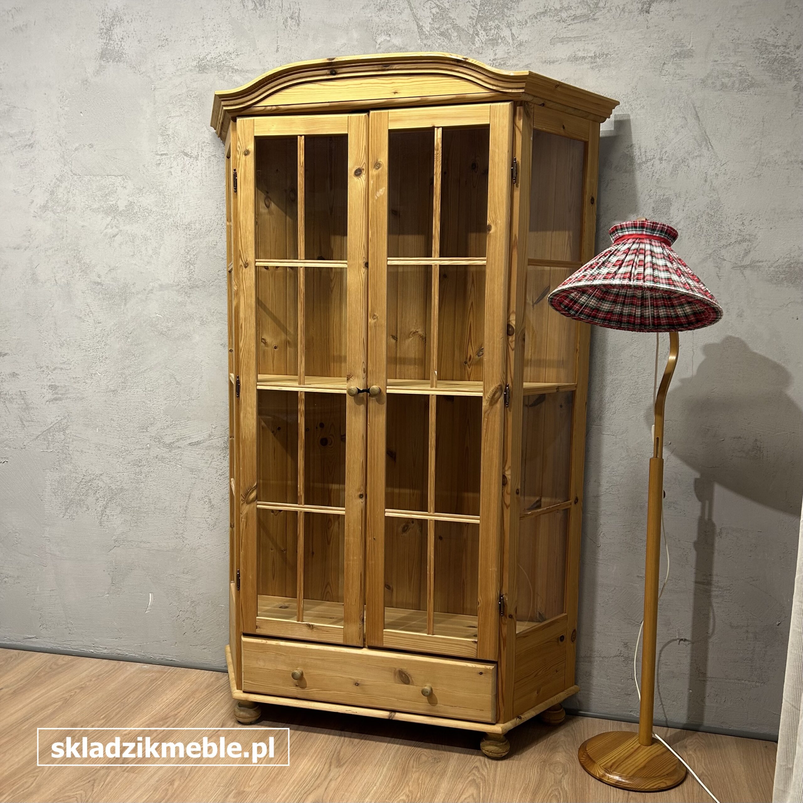 051125 BIBLIOTECZKA, WITRYNA SOSNOWA W KSZTAŁCIE TRAPEZU - obrazek 13