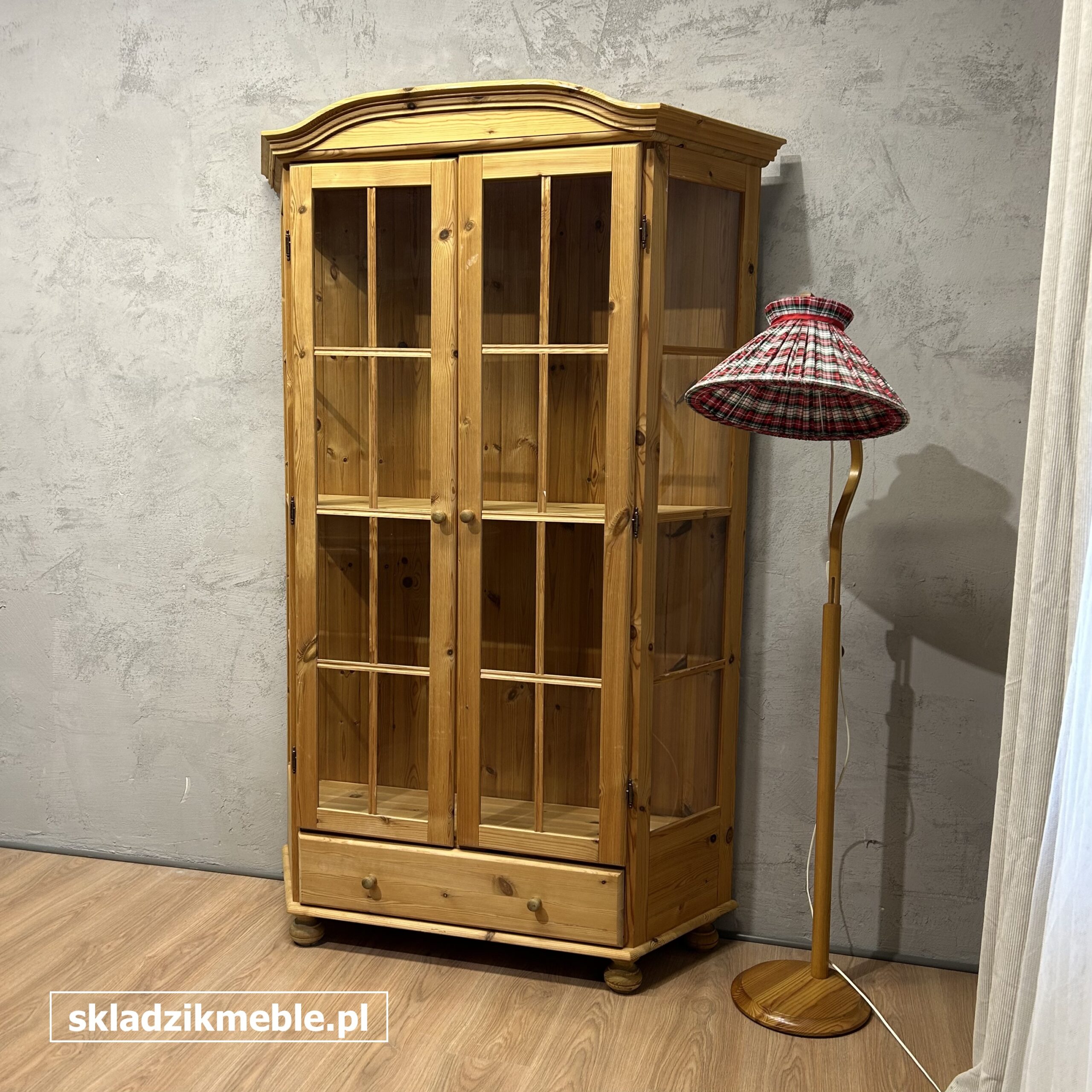 051125 BIBLIOTECZKA, WITRYNA SOSNOWA W KSZTAŁCIE TRAPEZU - obrazek 12