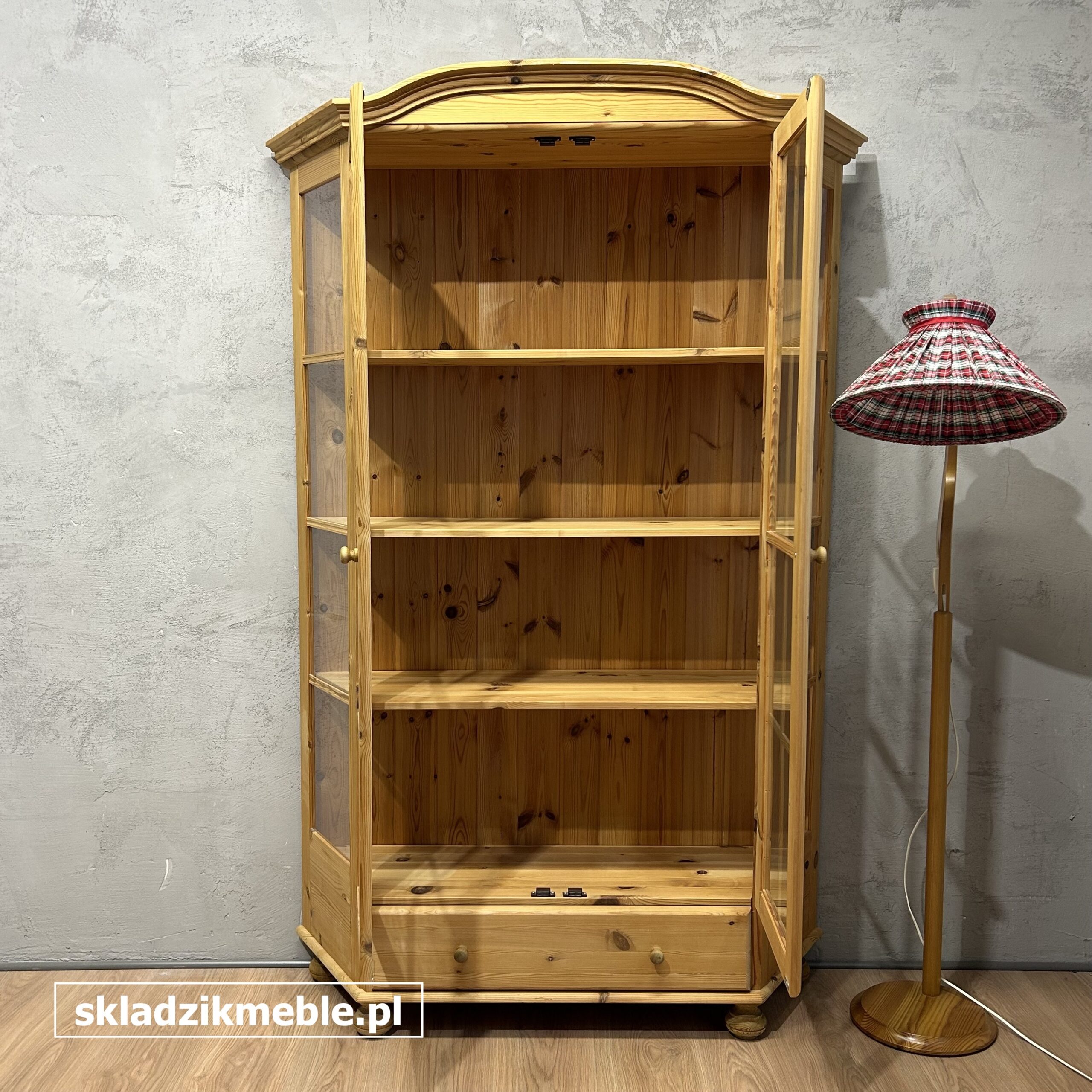 051125 BIBLIOTECZKA, WITRYNA SOSNOWA W KSZTAŁCIE TRAPEZU - obrazek 11