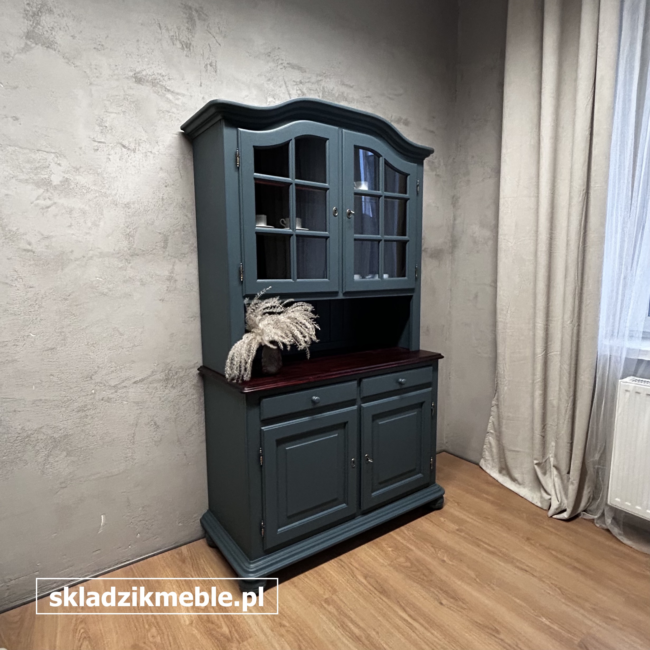 110126 KREDENS W KOLORZE MORSKIEGO GRANATU PO KOMPLEKSOWEJ METAMORFOZIE - obrazek 4