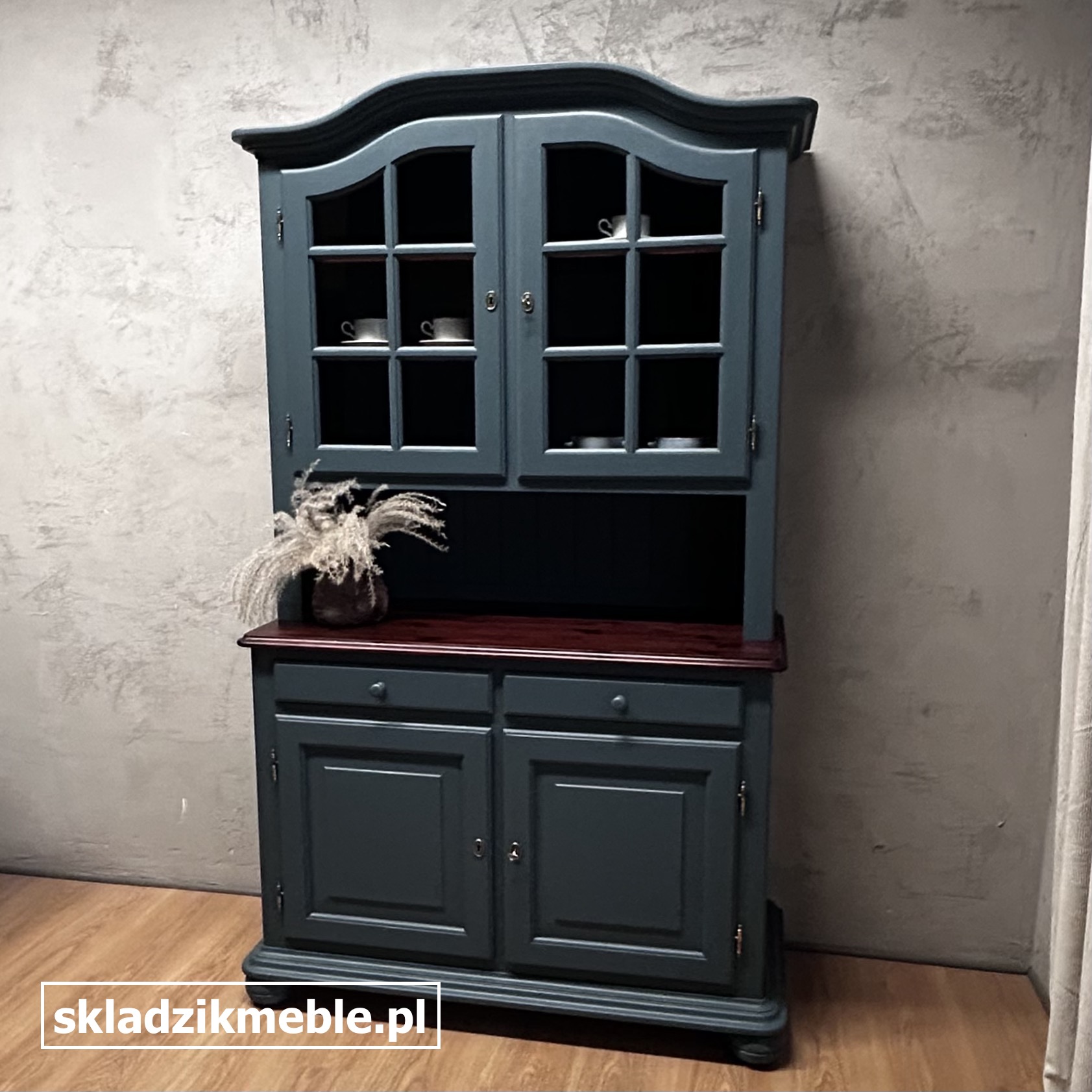 110126 KREDENS W KOLORZE MORSKIEGO GRANATU PO KOMPLEKSOWEJ METAMORFOZIE - obrazek 6