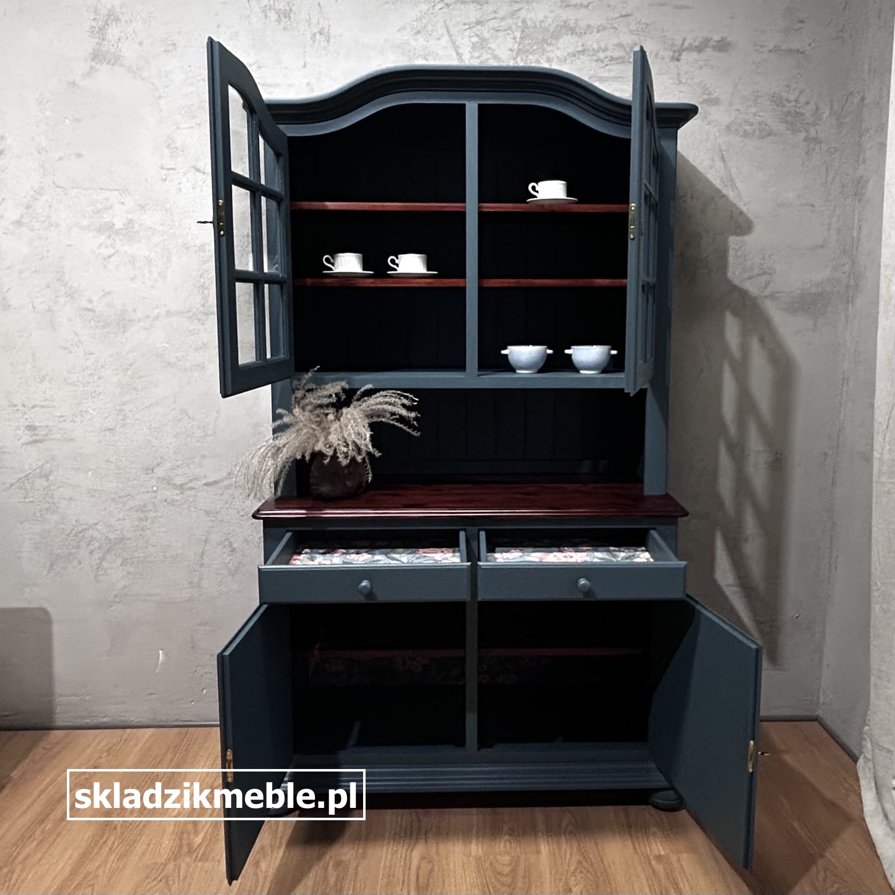 110126 KREDENS W KOLORZE MORSKIEGO GRANATU PO KOMPLEKSOWEJ METAMORFOZIE - obrazek 7