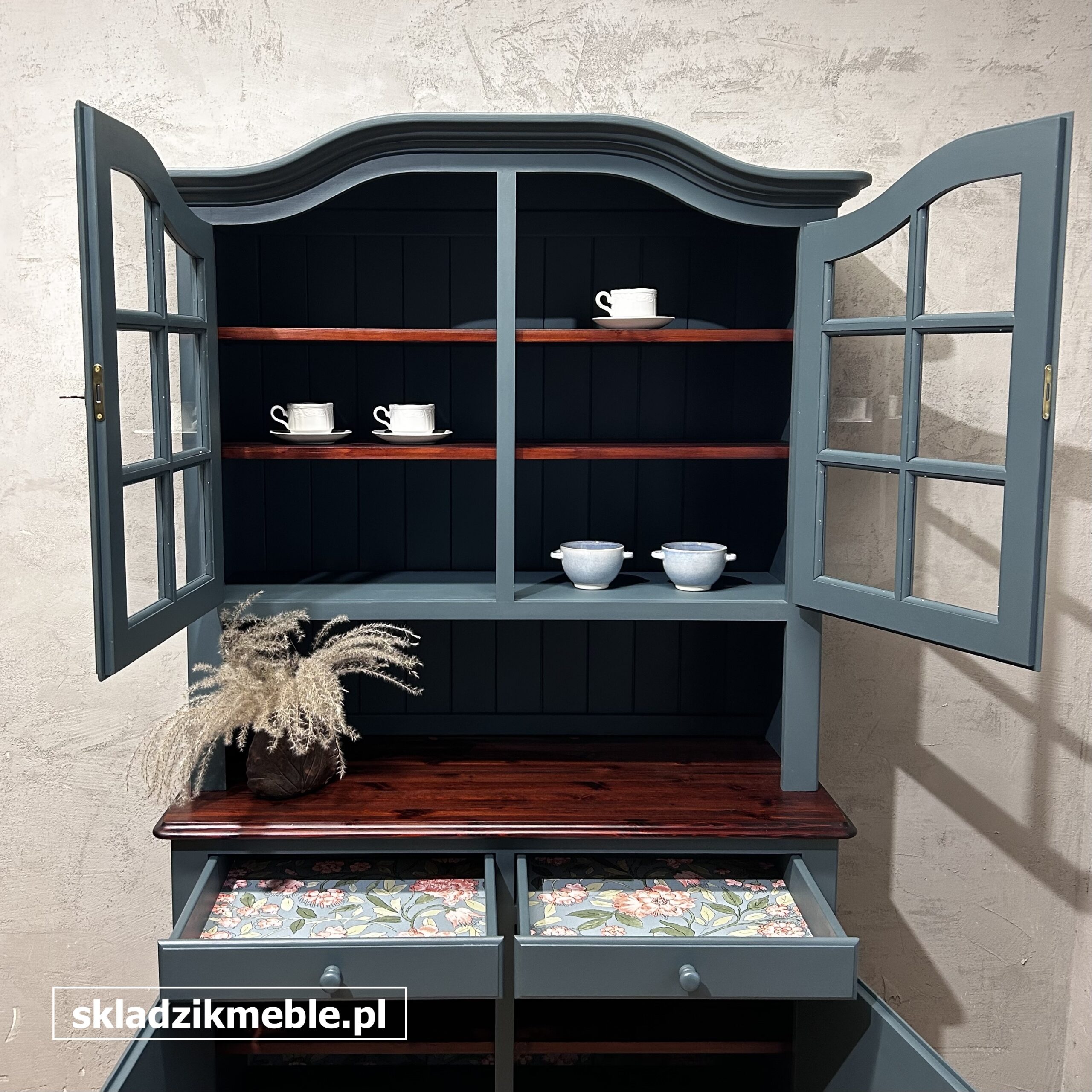 110126 KREDENS W KOLORZE MORSKIEGO GRANATU PO KOMPLEKSOWEJ METAMORFOZIE - obrazek 10