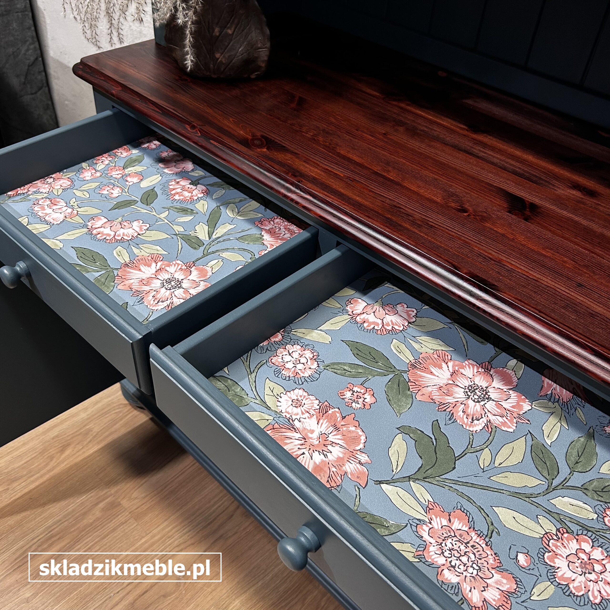 110126 KREDENS W KOLORZE MORSKIEGO GRANATU PO KOMPLEKSOWEJ METAMORFOZIE - obrazek 12