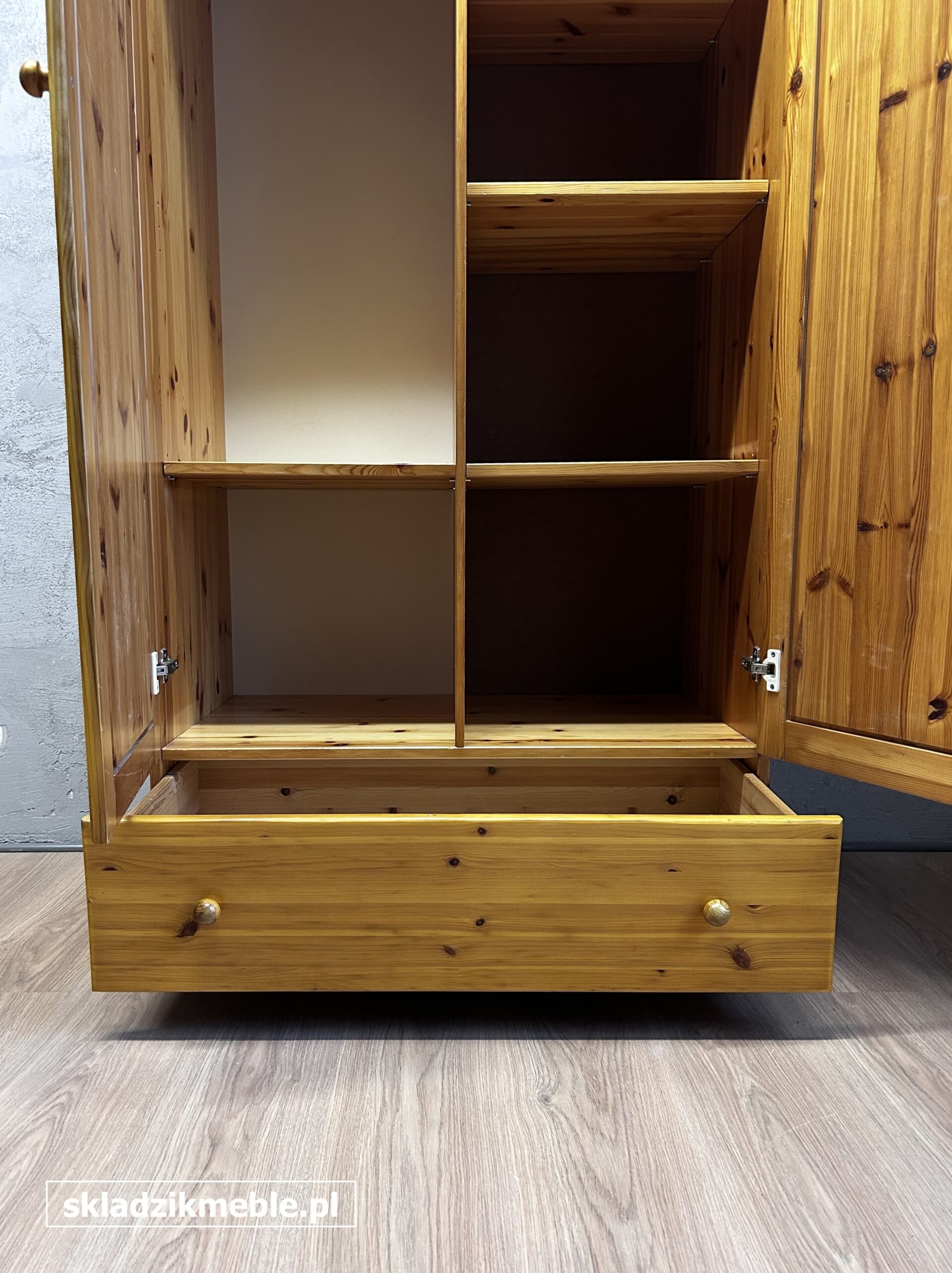 070226 DWUDRZWIOWA SZAFA SOSNOWA, GARDEROBA - obrazek 8