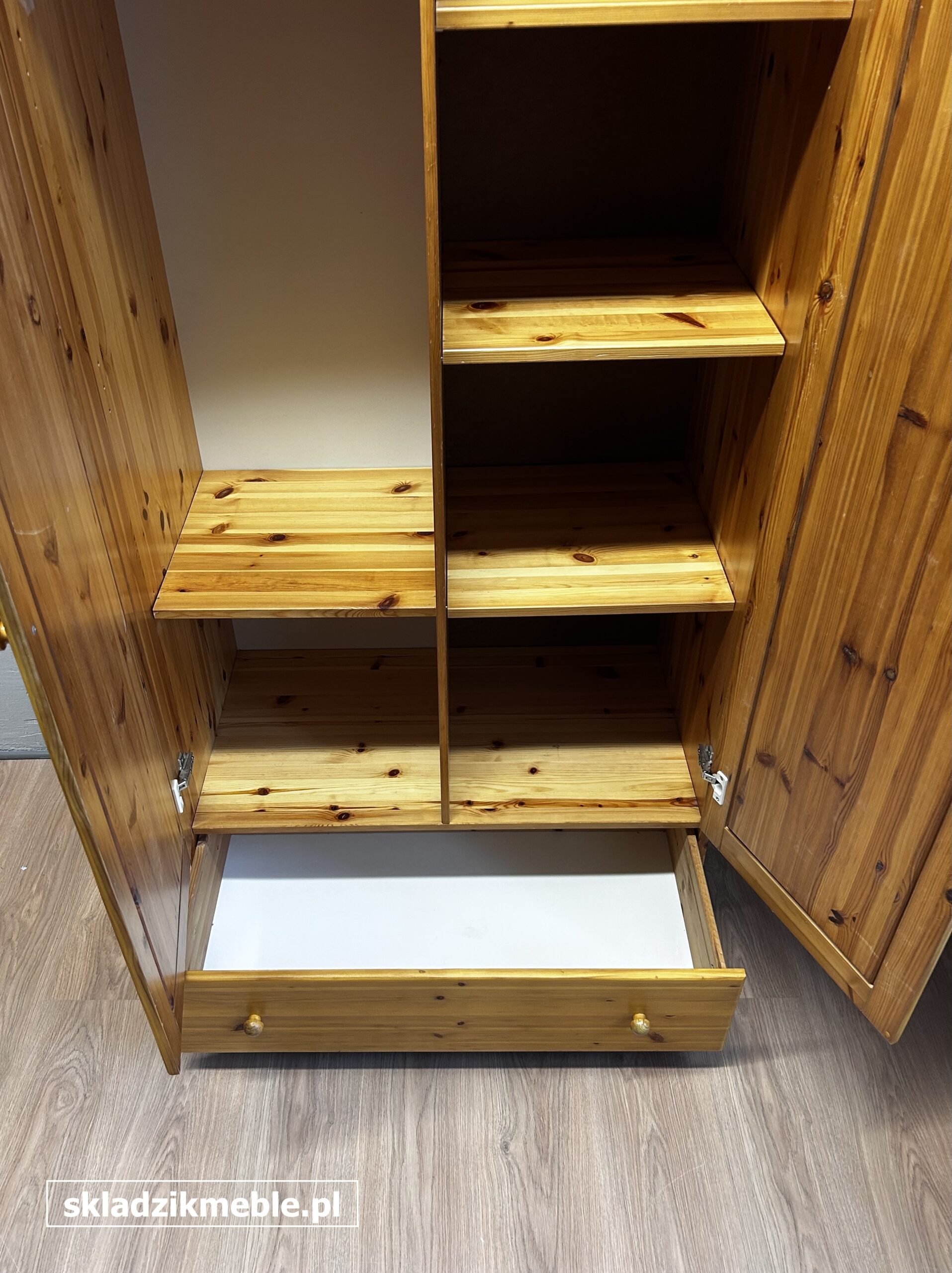 070226 DWUDRZWIOWA SZAFA SOSNOWA, GARDEROBA - obrazek 7
