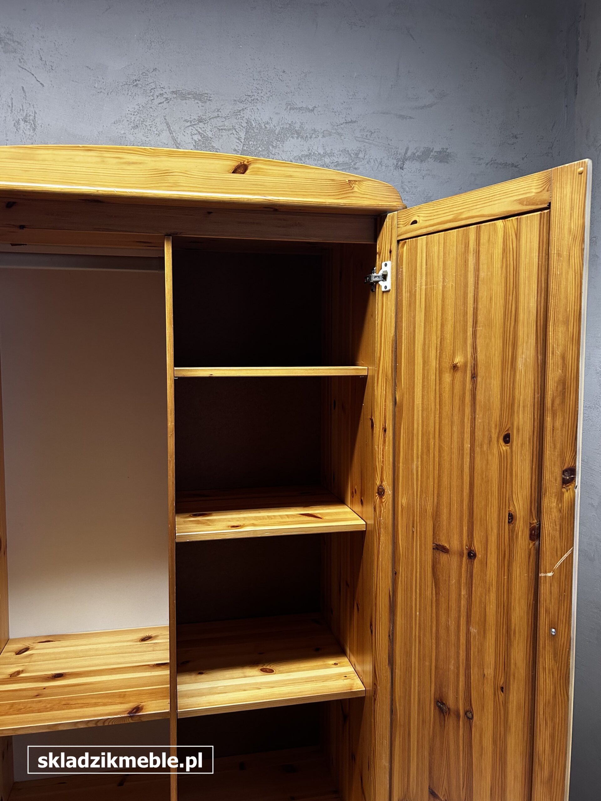 070226 DWUDRZWIOWA SZAFA SOSNOWA, GARDEROBA - obrazek 6