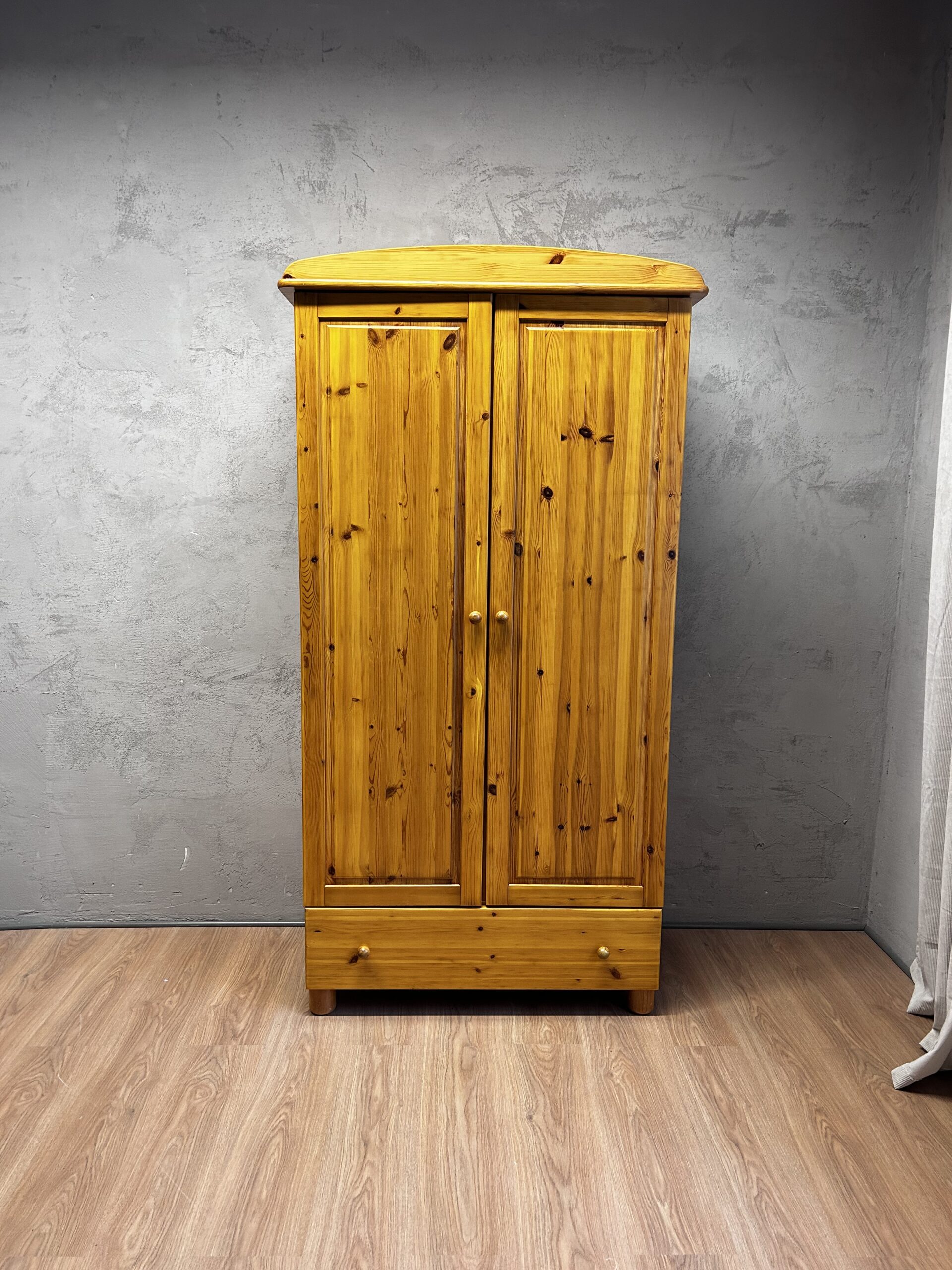 070226 DWUDRZWIOWA SZAFA SOSNOWA, GARDEROBA - obrazek 3